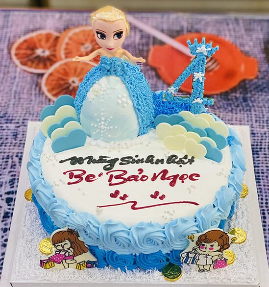 Bánh Sinh Nhật Búp Bê Bạch Tuyết