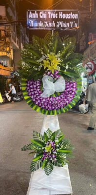 Kệ Hoa Chia Buồn Tưởng Niệm - Phục Vụ 24/7, Giao Hỏa Tốc 2H