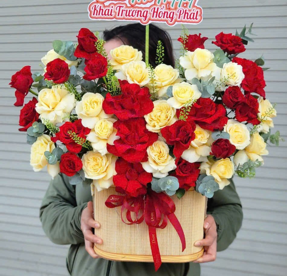 Giỏ Hoa Thanh Xuân Tươi Trẻ - Phục Vụ 24/7, Giao Hỏa Tốc 2H
