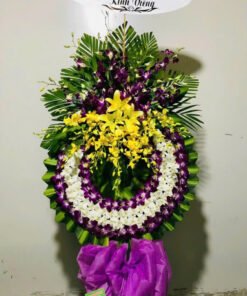 Giỏ Hoa Kính Viếng Trang Trọng Tone Vàng Trắng