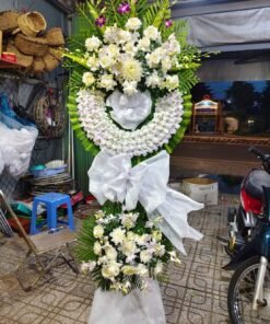 Kệ Hoa Chia Buồn Dáng Giọt Nước Trang Nghiêm