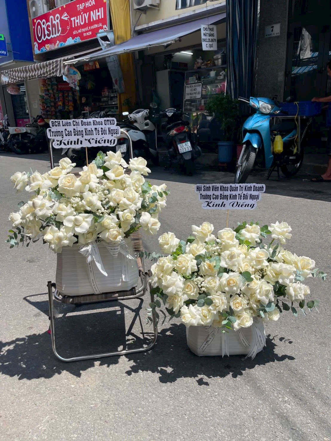 Giỏ Hoa Phân Ưu Sâu Lắng Tinh Khôi