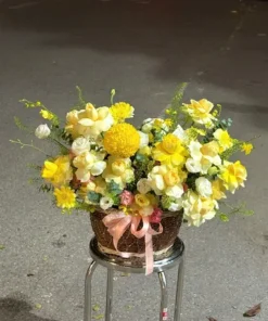Giỏ Hoa Tươi Tone Xanh Pastel Độc Đáo
