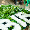 Vòng hoa chia buồn miền Nam kiểu dáng elip truyền thống